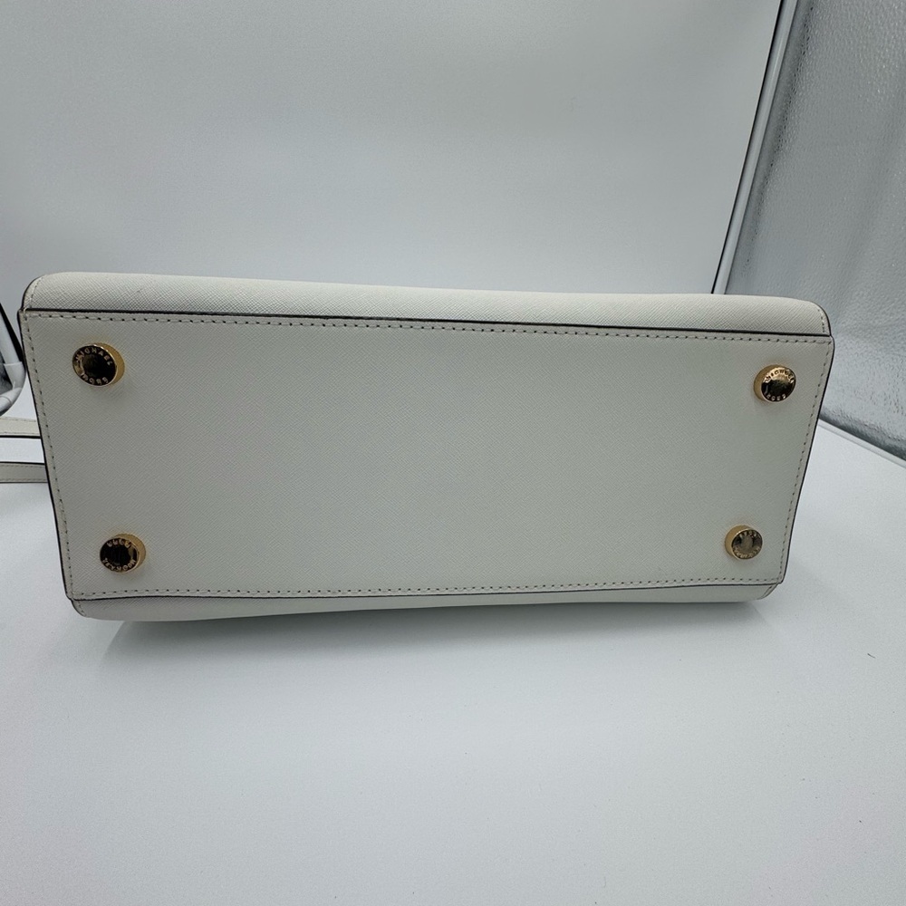 Michael by Michael kors Selma Optic White
Leather Satchel 2 Way Bag + Dust Bag - Picture 11 of 17